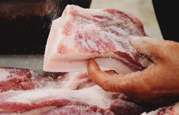 腌的腊肉不香,腊肉只用盐腌可以吗