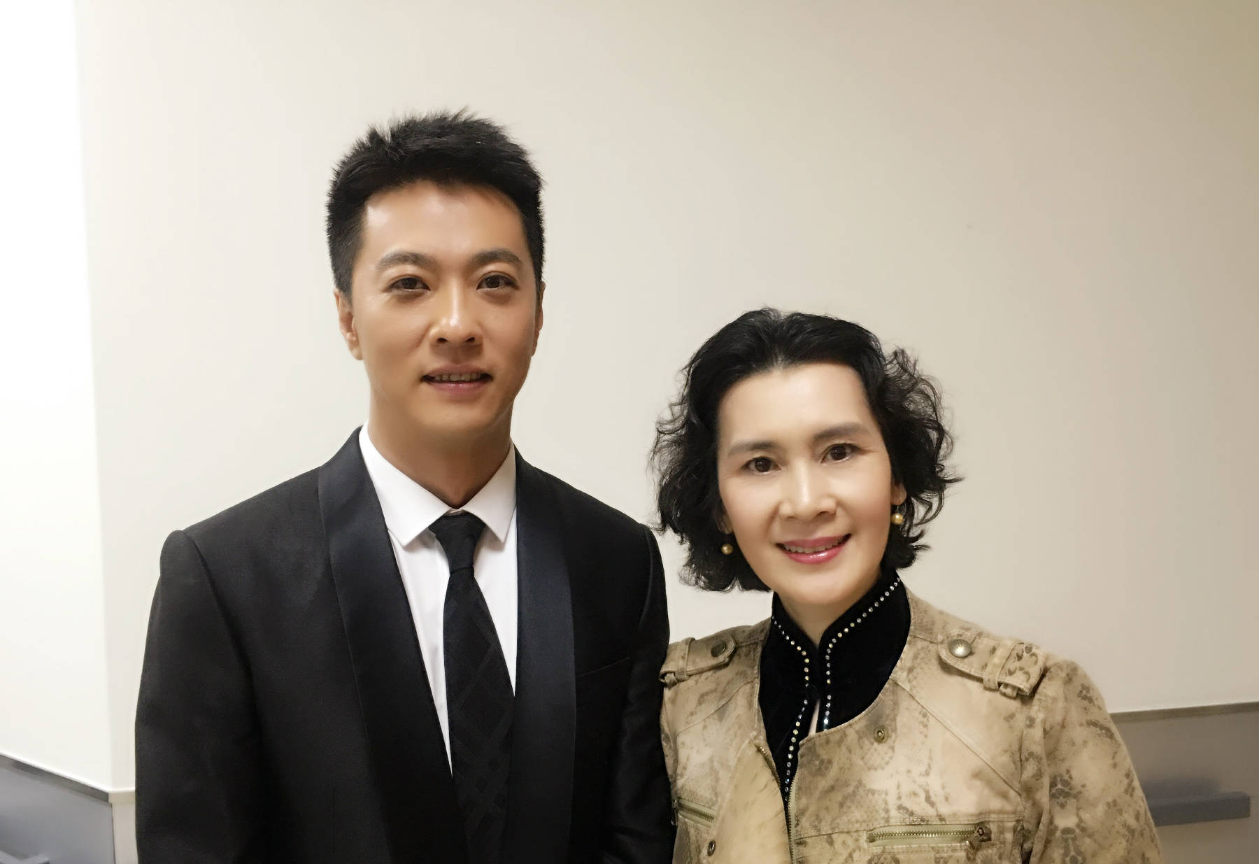 央视播音员顾国宁近况,央视男主播顾国宁图片