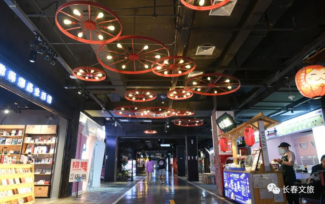 长春吾悦广场网红打卡,长春南湖公园网红打卡地