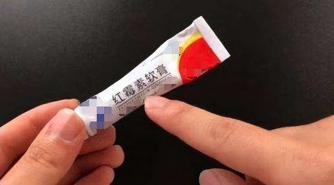 老人斑红霉素可以擦吗,老人斑抹红霉素软膏