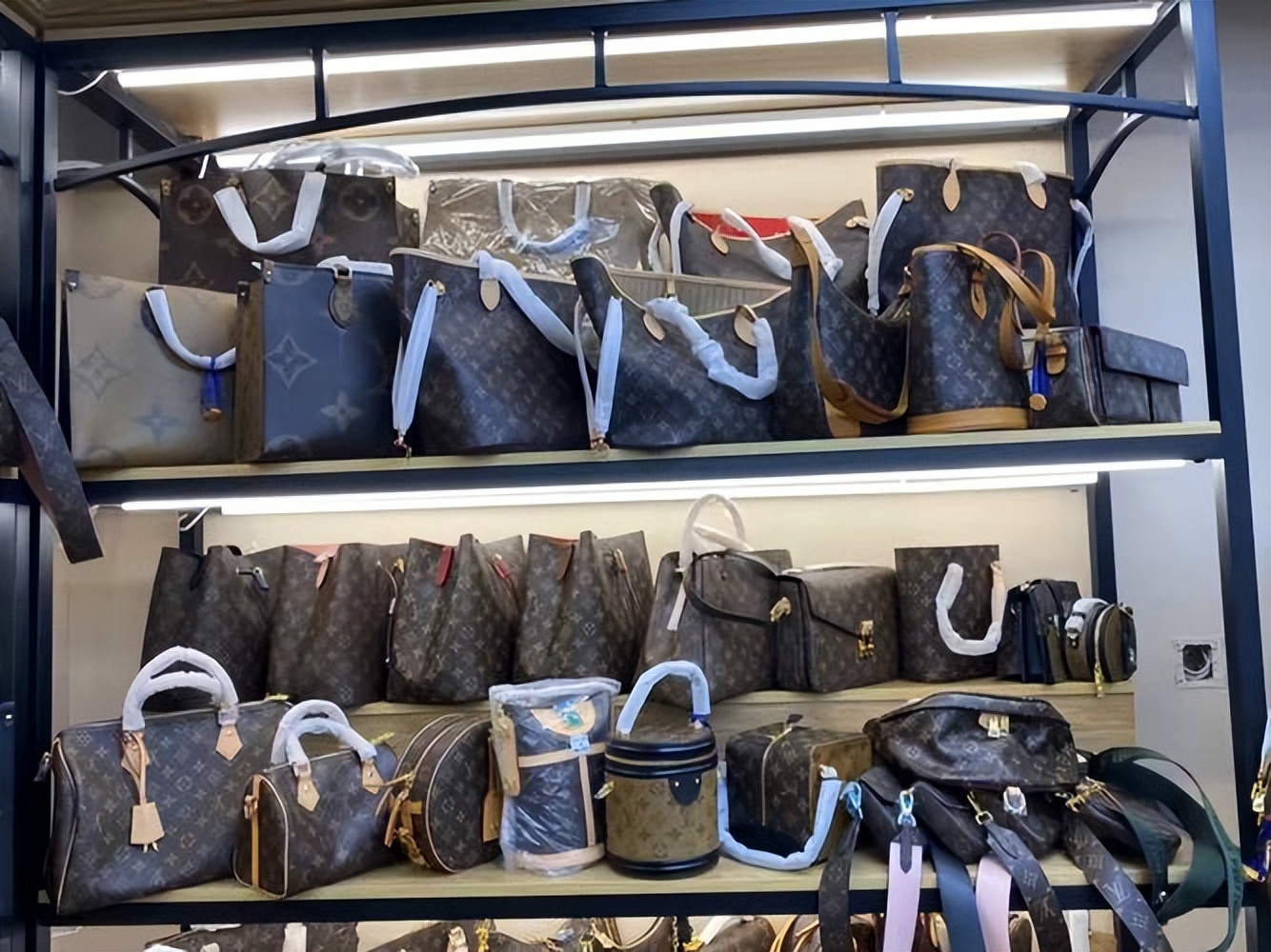 假货横行“割韭菜”,是真货暴利还是假货暴利