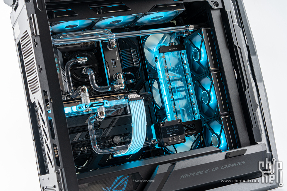 rog创世神装机视频,rog创世神细节