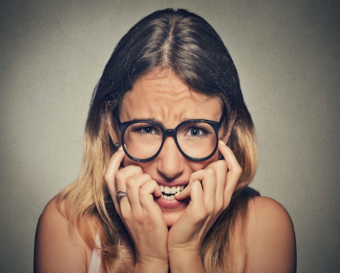 睡觉流口水别忽视可能是脑血栓,睡觉流口水是什么病的早期信号