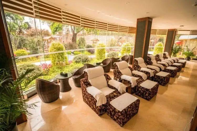 沉浸式泡温泉水酷汤泉,冬季室外温泉别样感受