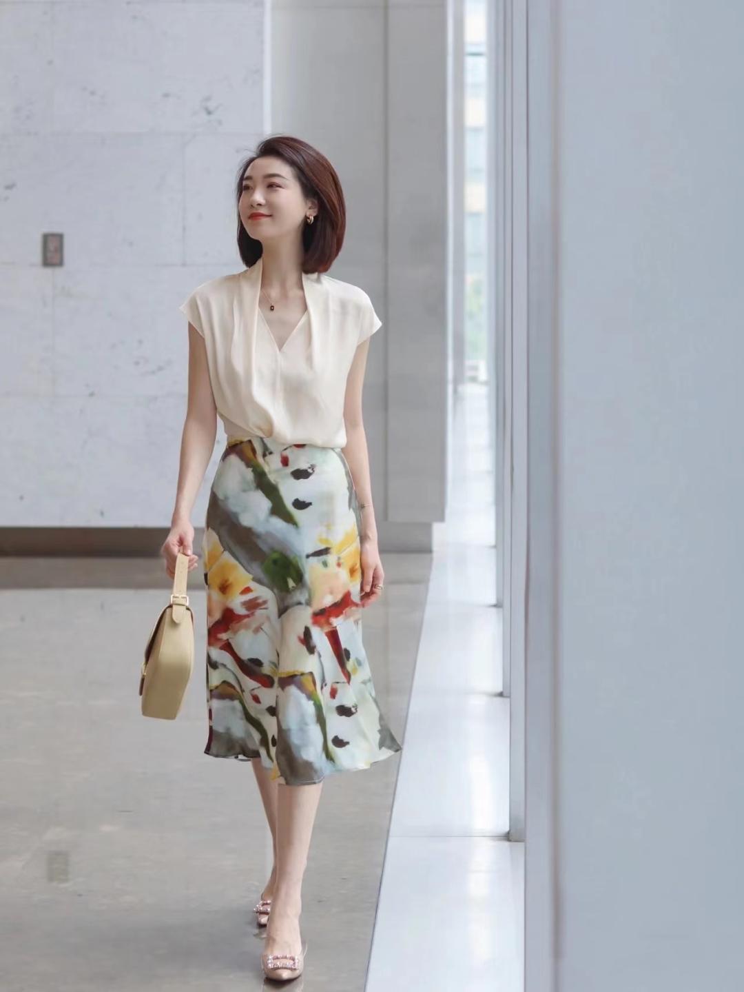 穿搭技巧40岁这样穿,百穿不厌的女生穿搭技巧