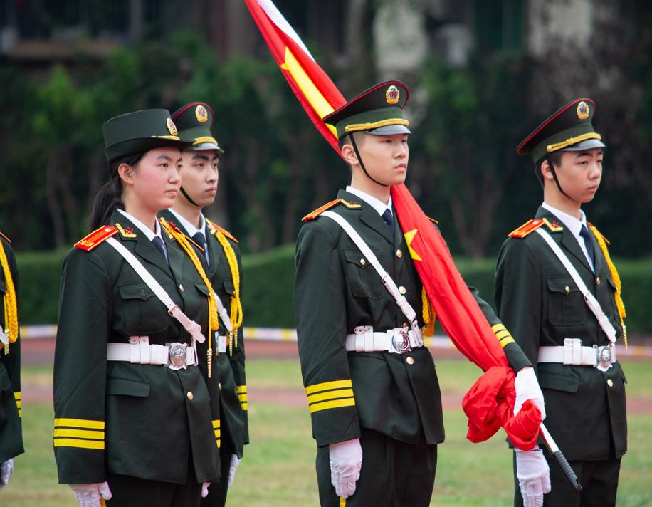 师徒结对薪火传，魔棒点火显智慧！华西中*运学**动会开幕式，燃了