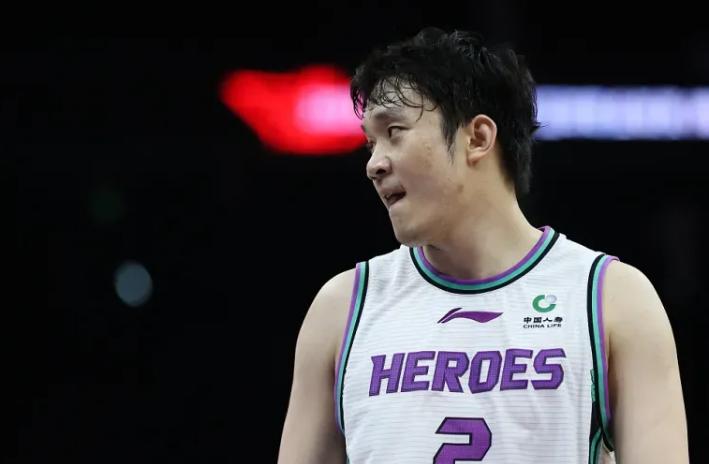 姚明周琦小丁王哲林齐聚上海交大,cba王哲林阵容