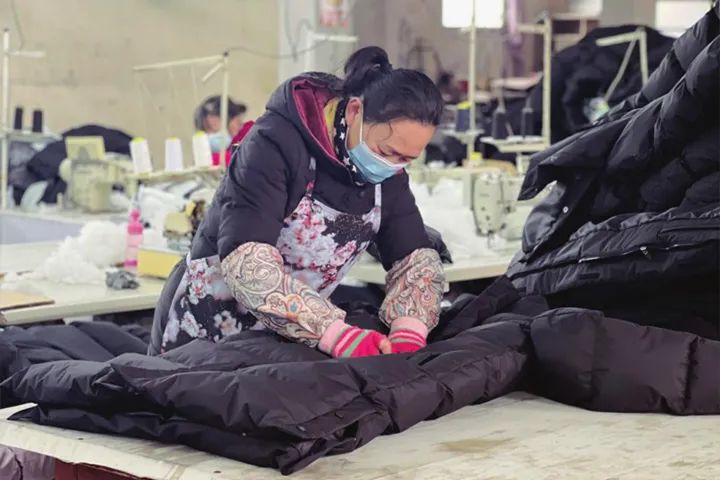 ST华英:羽绒业务每年15%-20%的增长 / 金泉旅游扩大羽绒睡袋产能