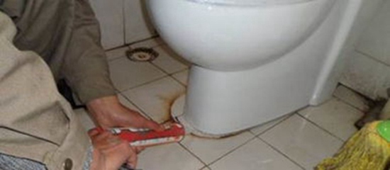 卫生间漏水维修费用一般多少,卫生间漏水怎么判断是楼上漏水