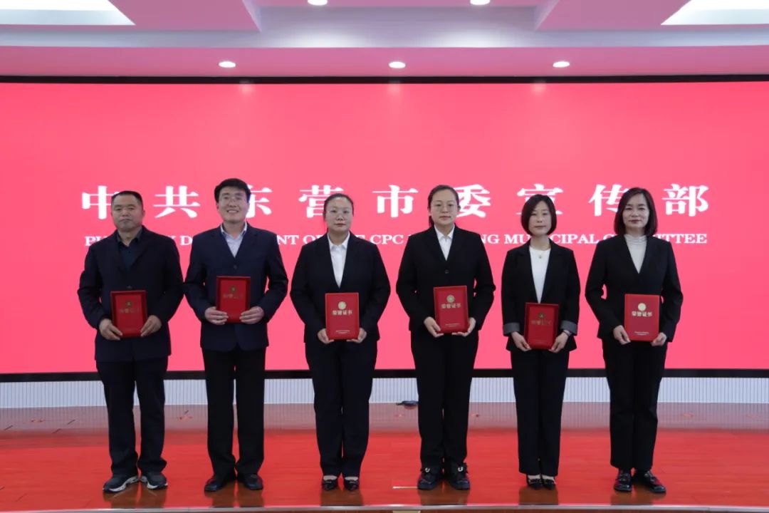 最美网格员展示网格员工作方法,日照最美网格员