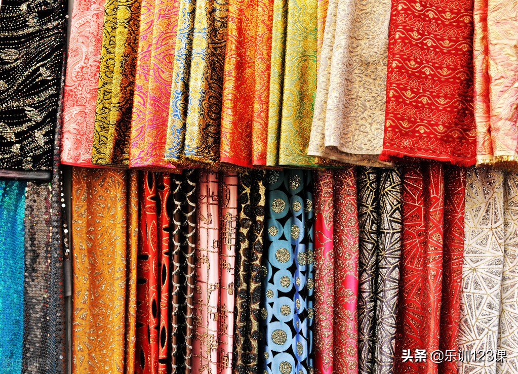 没见过这么砍价的，商家气笑了：我白送你算了