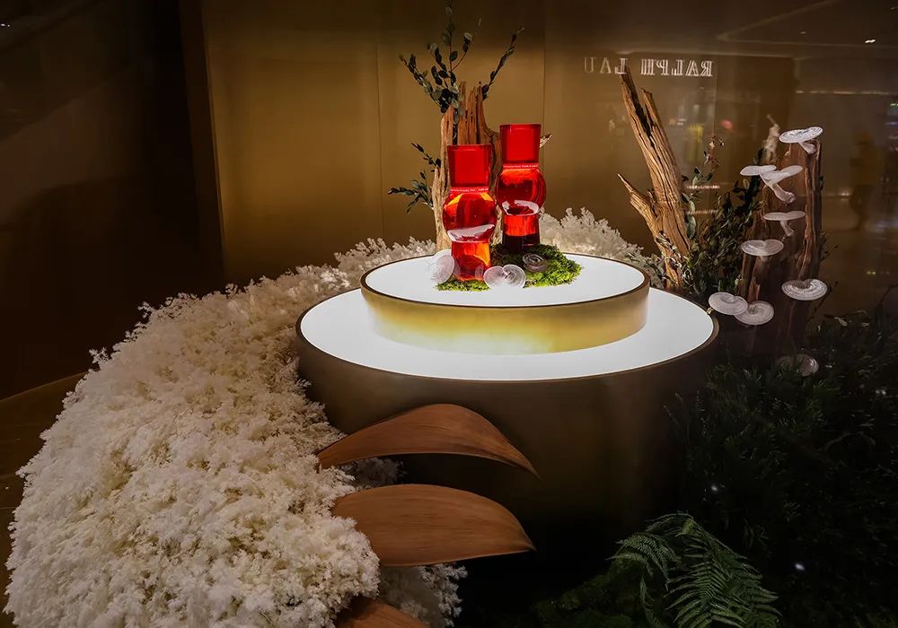 先锋派JOYCEBeauty：一代时尚女王和她的美妆伊甸园