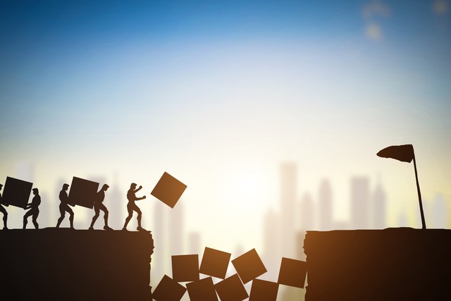 经济危机来了普通人如何应对,经济危机下老百姓该如何投资