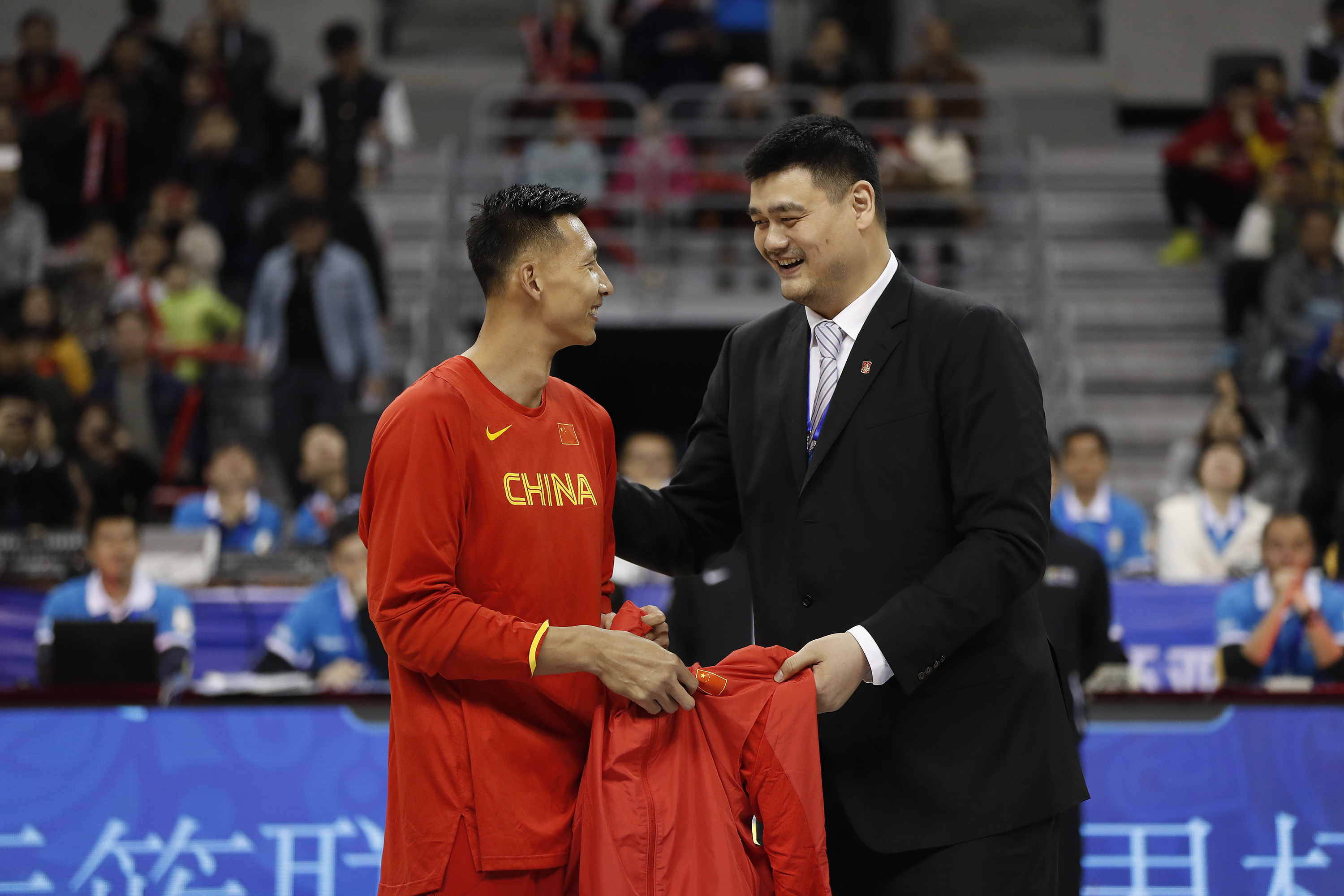 易建联退役仪式谈姚明演讲完整版,易建联退役仪式演讲完整版姚明