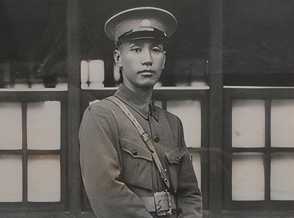 蒋介石到底有多风流？贴身秘书晚年披露真相，宋美龄做法令人叫绝