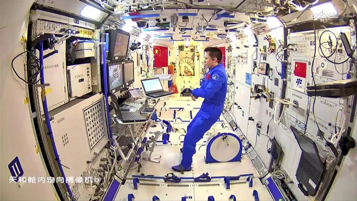 为何差异这么大?国际空间站脏乱拥挤,中国空间站却像苹果专卖店