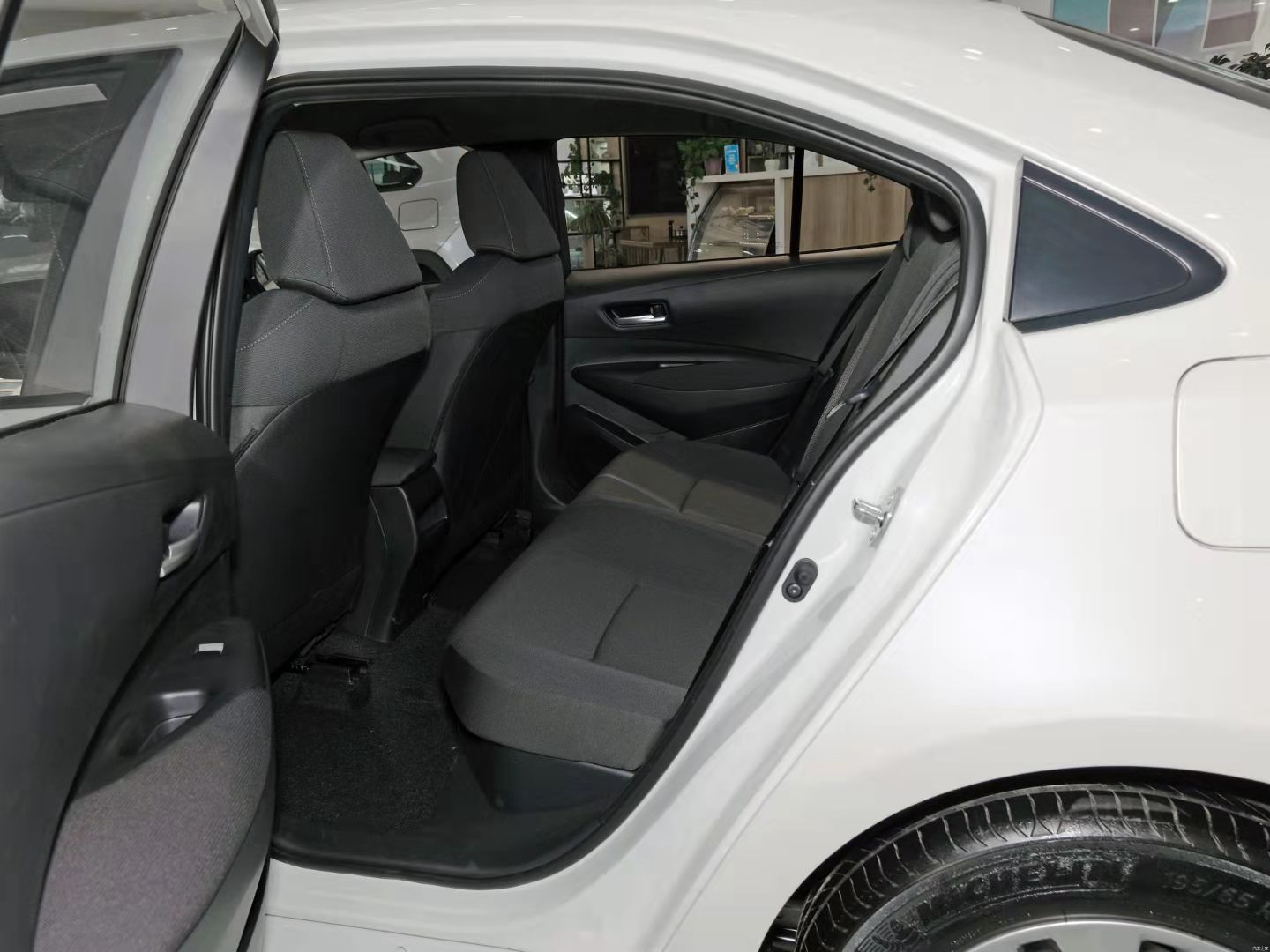 喜提23款卡罗拉,21款卡罗拉1.8双擎精英提车