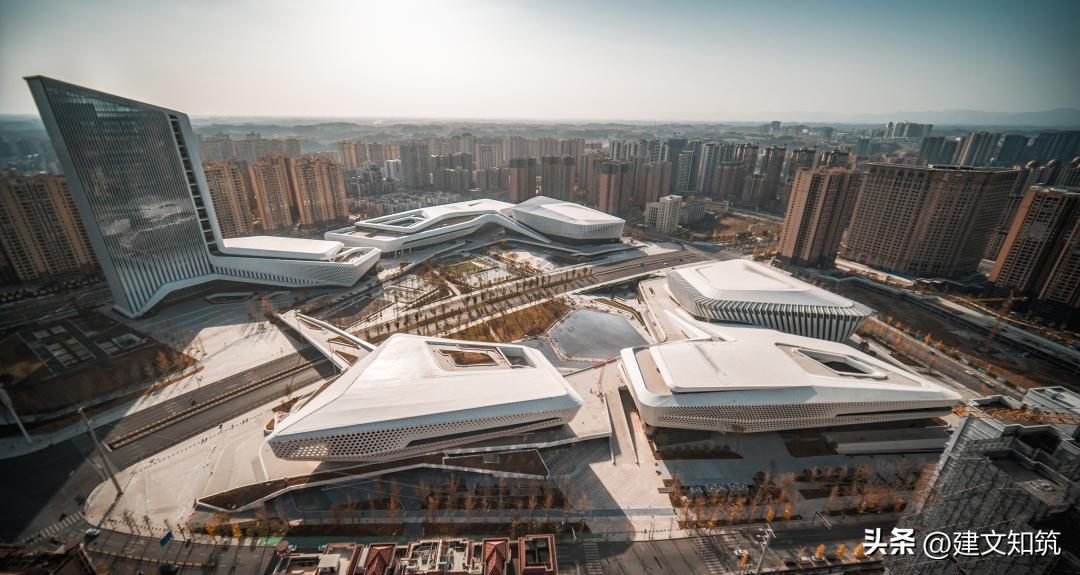 重庆龙兴体育场足球场,成都龙兴足球场