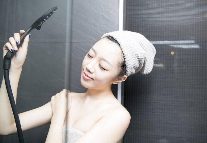 内裤上有黄分泌物是什么,裤底有黄色分泌物