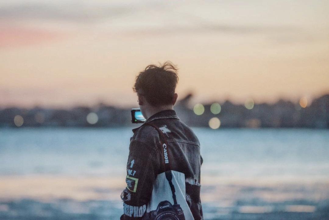 北京感染者220,北京一感染者独守车内自我隔离