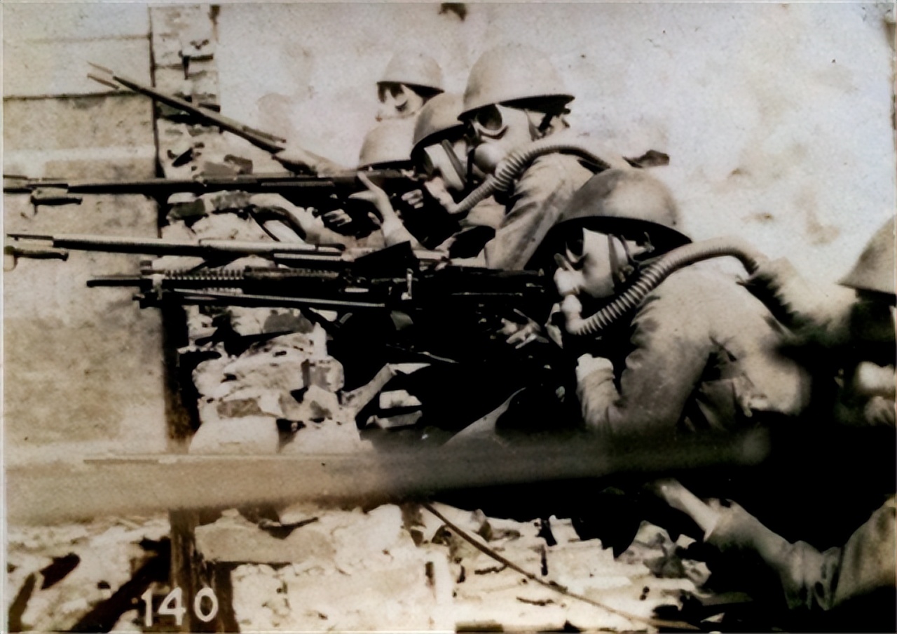 他指挥过5位元帅和6名大将,晚年悔恨:若不犯错,我就是元帅之首