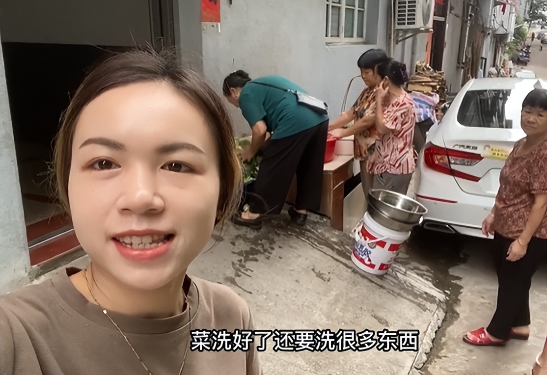 老挝妹子远嫁浙江7年回家,老挝姑娘远嫁中国后回娘家