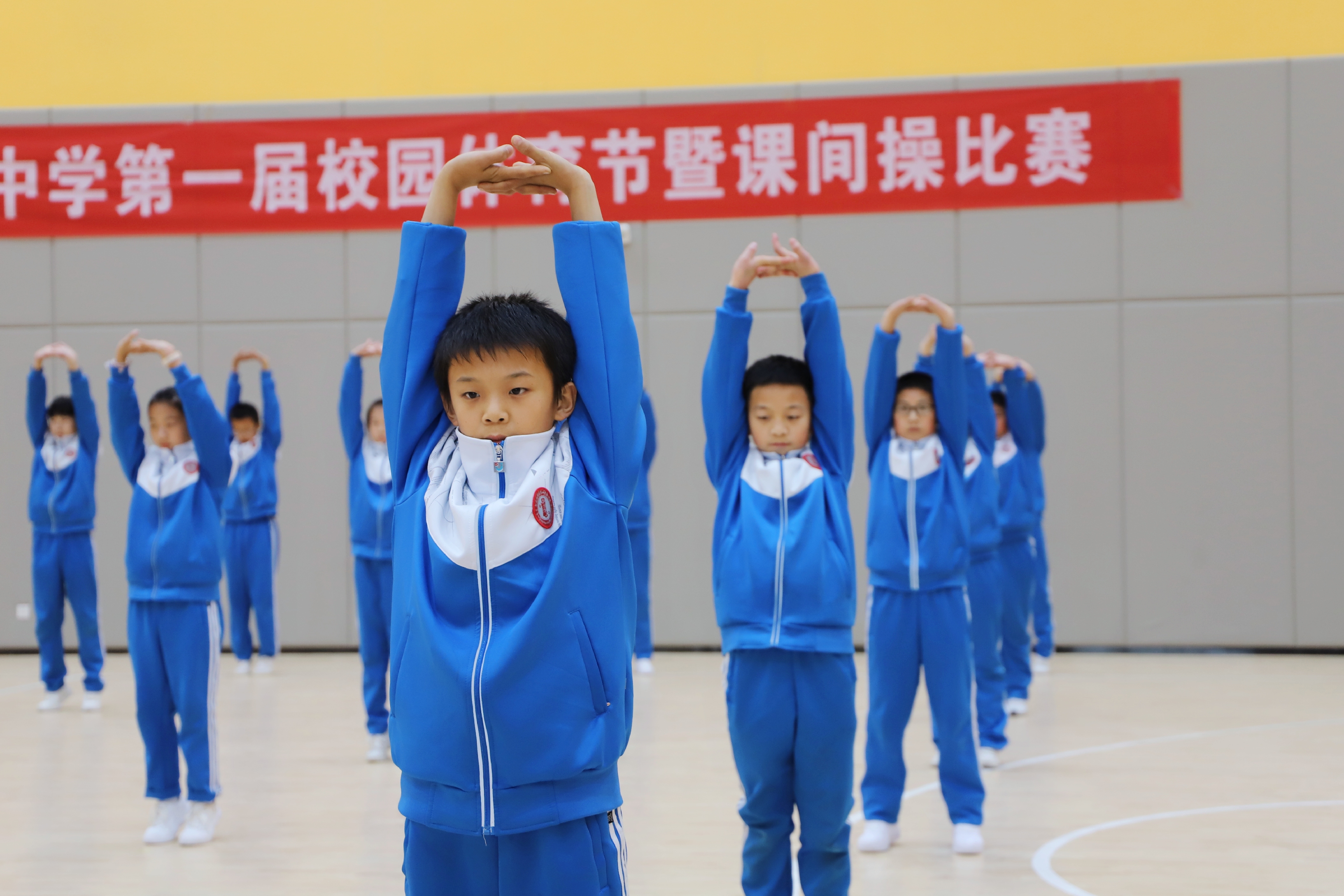 西安高新第四完全中学和第一学校,西安高新区第四完全中学
