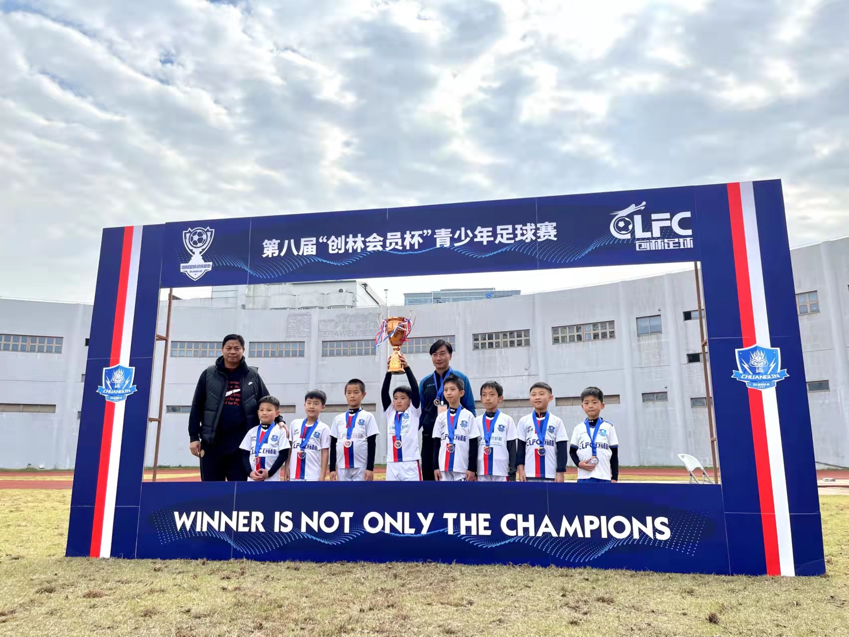 同样的工作中国和国外的区别,为什么足球教练都是西班牙人