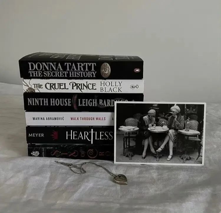 头像高级小众男士用,头像高级小众动漫女