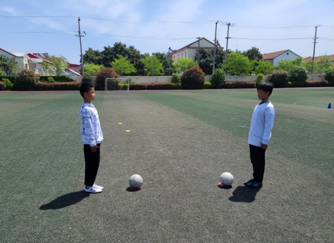 足球脚外侧踢球教学设计ppt,足球的踢球教学设计