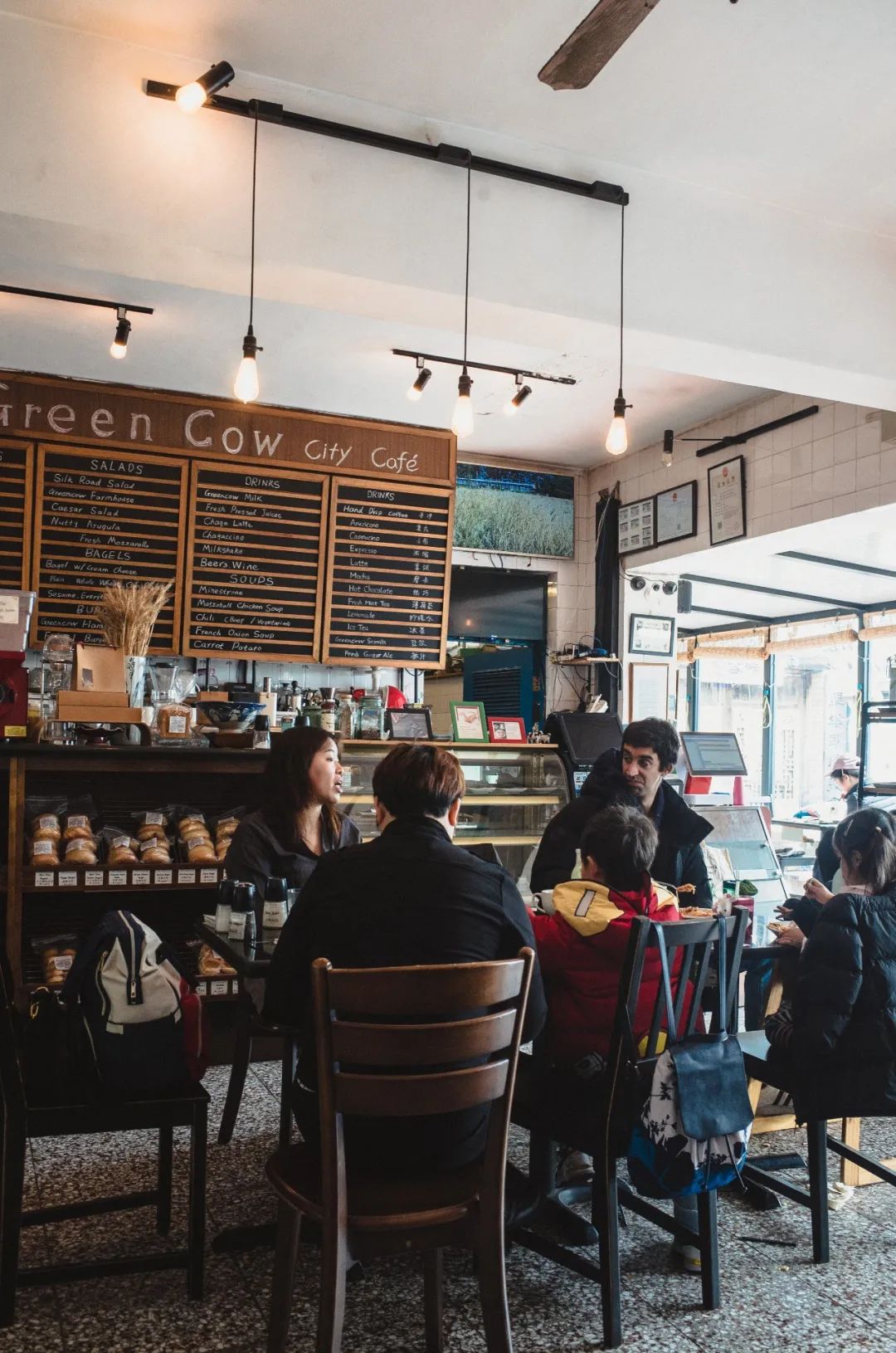 年轻人争相打卡的网红店,隐藏在菜市场中的网红店