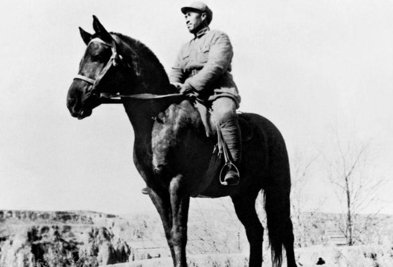 1949年解放军击毁英舰紫石英号，丘吉尔宣称*力武**报复，结局如何？