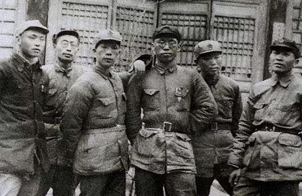 四野四大兵团历任司令与政委,莫文骅红七军简史