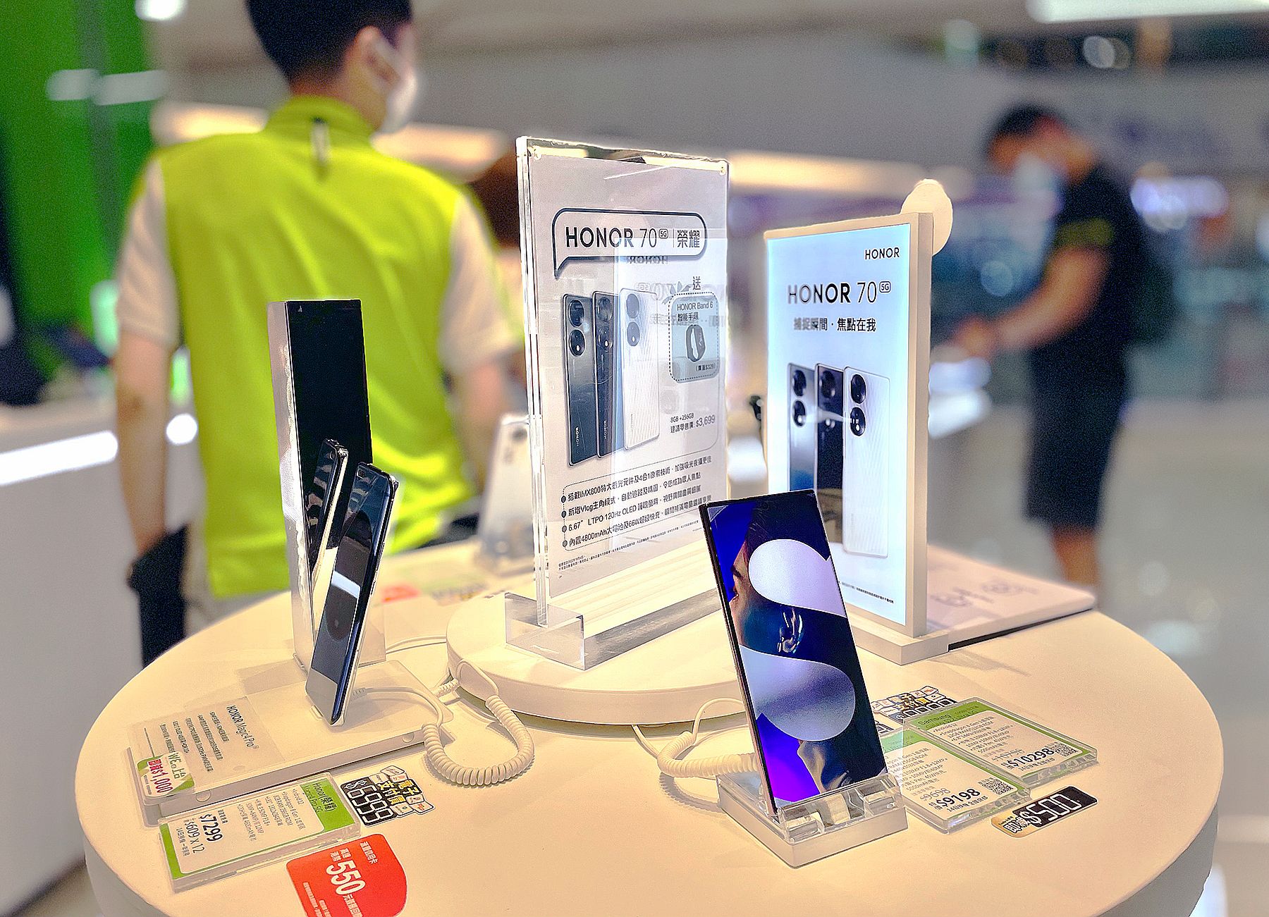 2000元以内的三星性价比手机 (比苹果性价比高的国产手机)