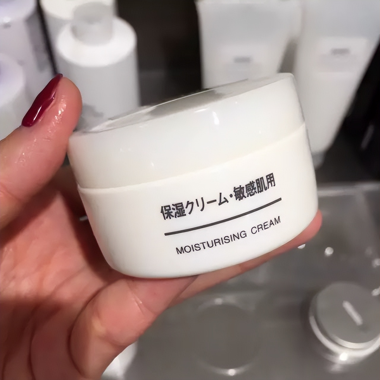 适合所有肤质的精华面霜品牌推荐,推荐几款比较好的保湿面霜