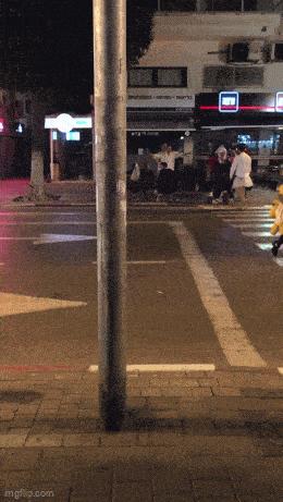 “车间女孩约我去她宿舍玩，这时候应该干点什么？”哈哈哈