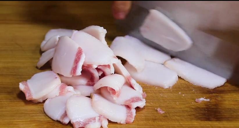 做红烧鱼怎么不掉鱼皮,做红烧鱼之前怎么处理鱼