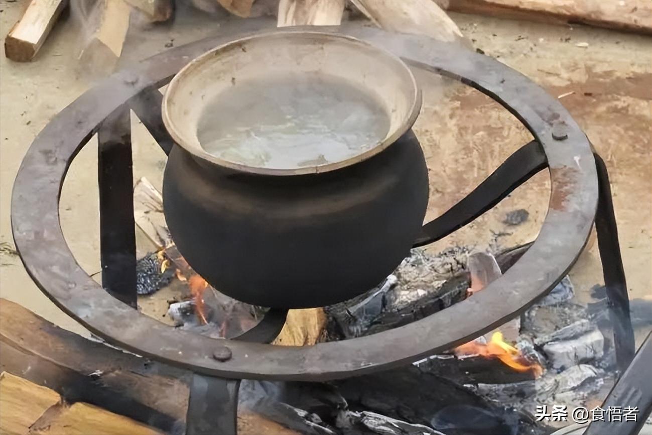 云南少数民族的待客食俗,云南傣族食俗