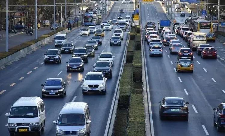 现在开网约车到底挣钱不,开网约车年赚100万