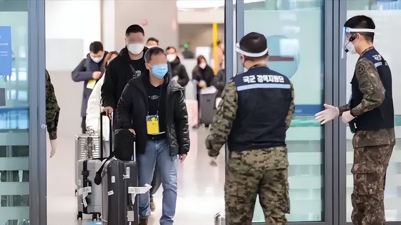 中国人赴韩入境遭歧视，韩娱却在热搜榜上“杀疯了”