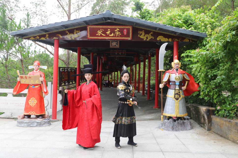 状元及第！文、武状元@小心头-小意头巡游东莞观音山，现场送喜