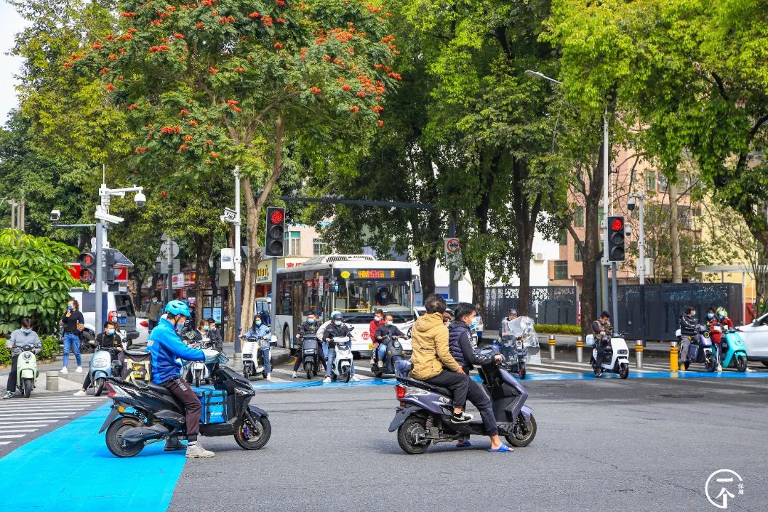 我在富士康干了24天能拿多少钱,暑假工富士康打工的真实生活