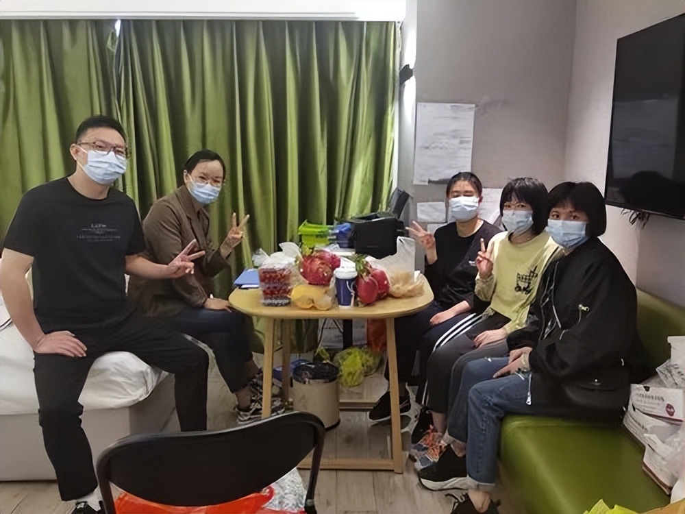 致敬殉职的医护人员,致敬逆行者医护人员回家