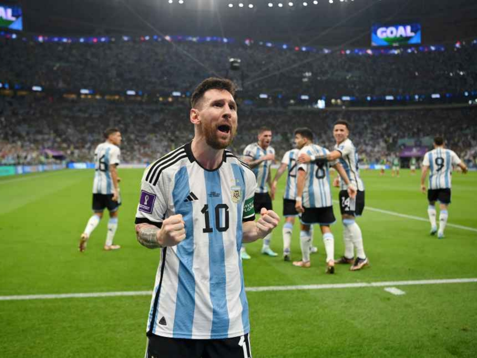 巴萨官方祝贺梅西获金球奖,世界杯梅西夺冠小罗祝福