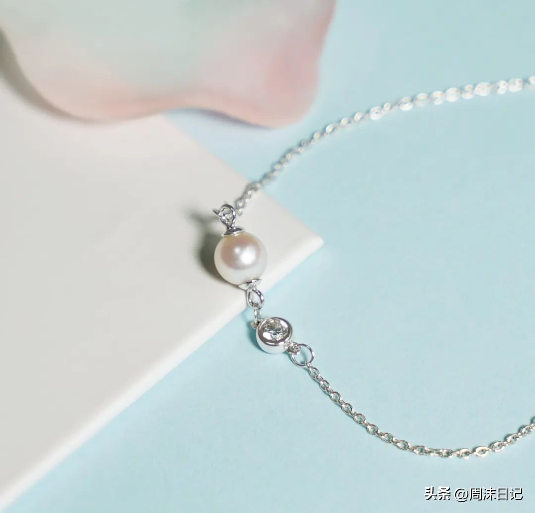 戴什么珍珠最有气质,什么气质适合戴珍珠耳钉