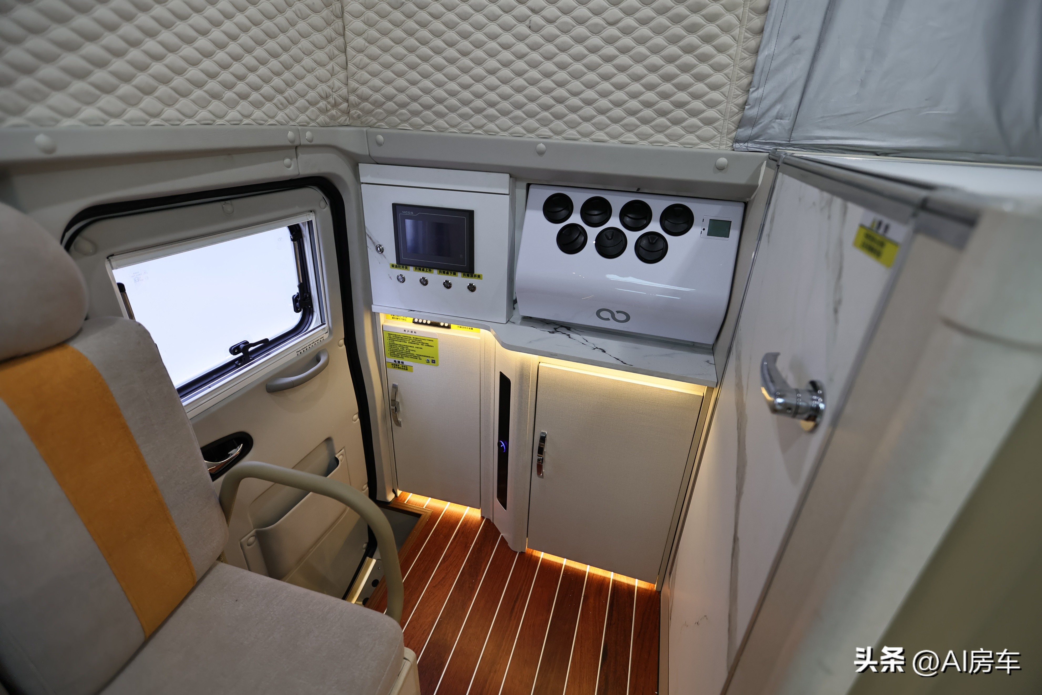 国产10万升顶露营车,最便宜的升顶越野露营车