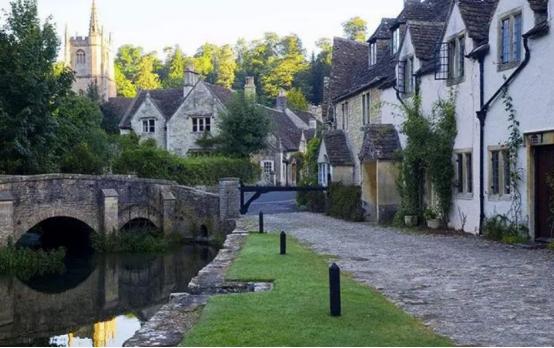 影视媒介对于古村落文化的重构与传播有何作用？