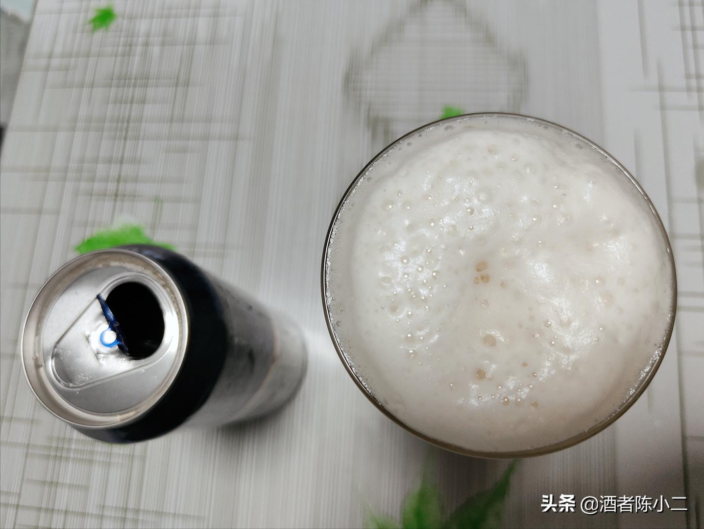 喝出20年前的啤酒味？这款不一样的白啤能担得起国货之光的称号吗