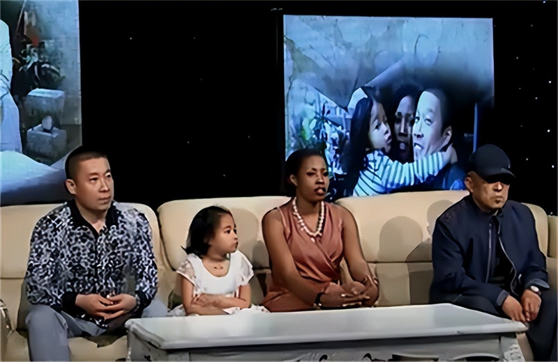 2009年，东北小伙和非洲媳妇生下混血儿，宝宝肤色着实没想到