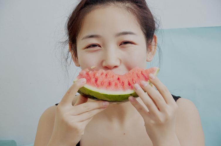 减肥期间如何吃西瓜才不长胖,要多吃西瓜才能减肥吗